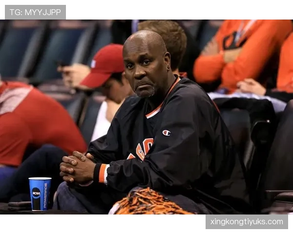 拉沙德·刘易斯内线背筐单打提升得分稳定性明显